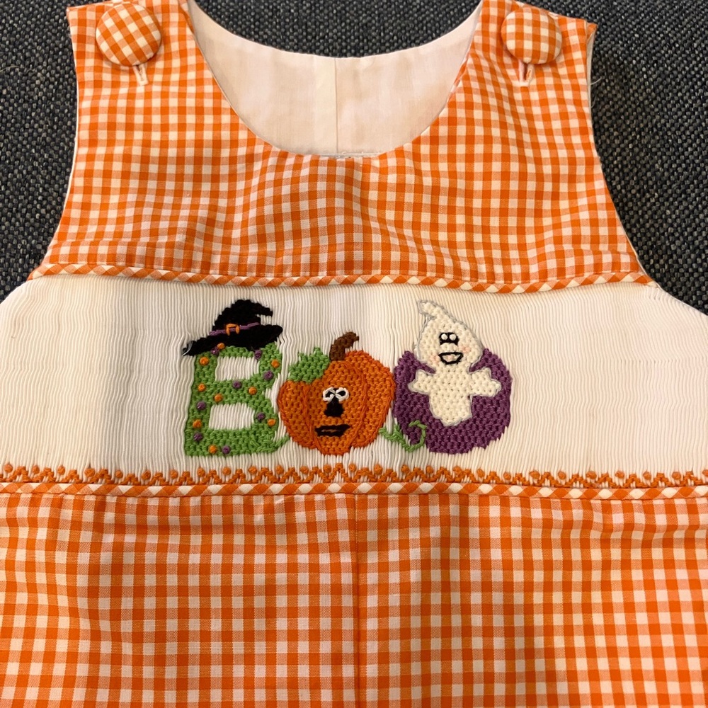 “Boo” 3M Halloween smocked longall